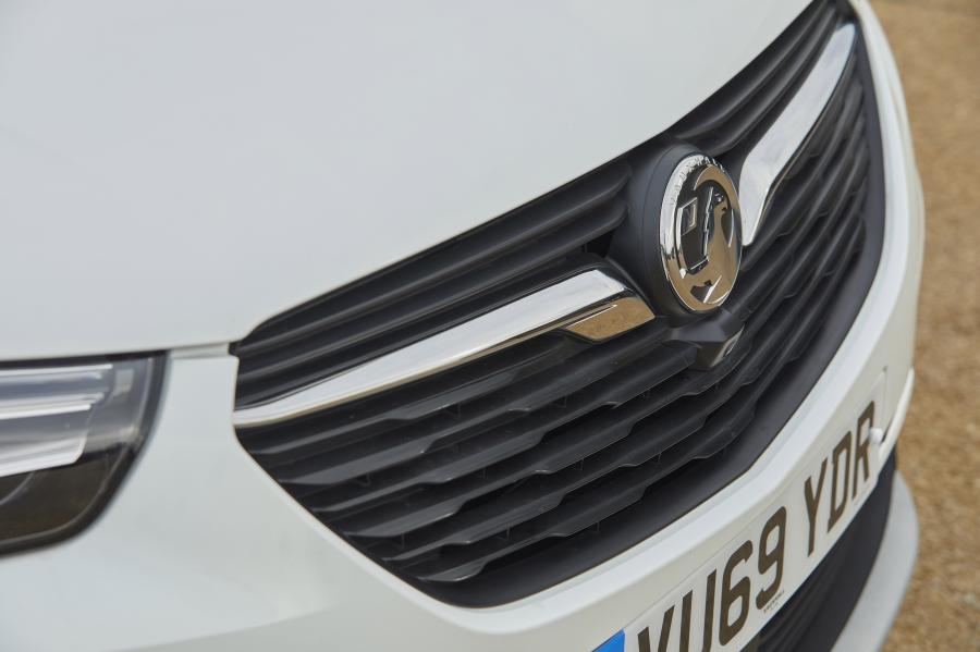 Детали экстерьера Vauxhall Grandland X Hybrid4 2020 года  (фото 28 из 40)